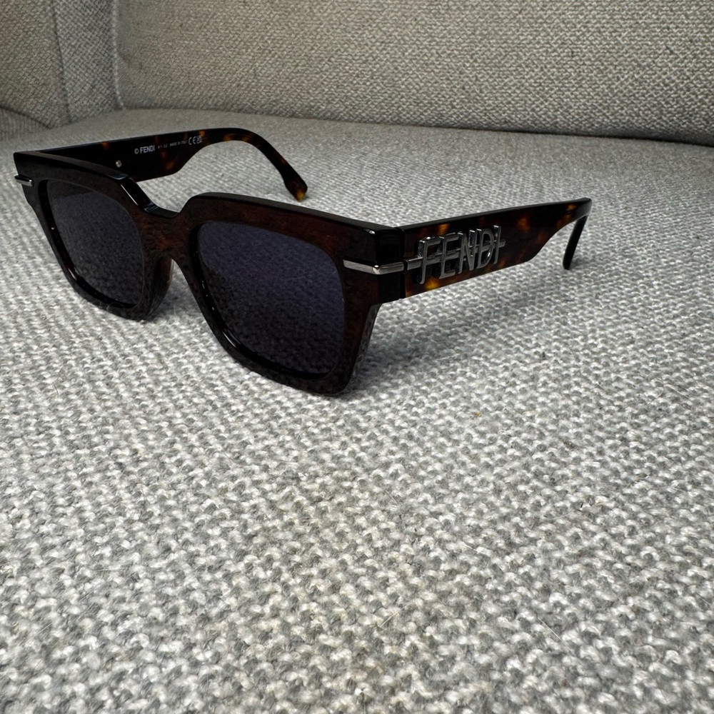 Fendi Fendigraphy tortoise frame - Picture 3 of 6
